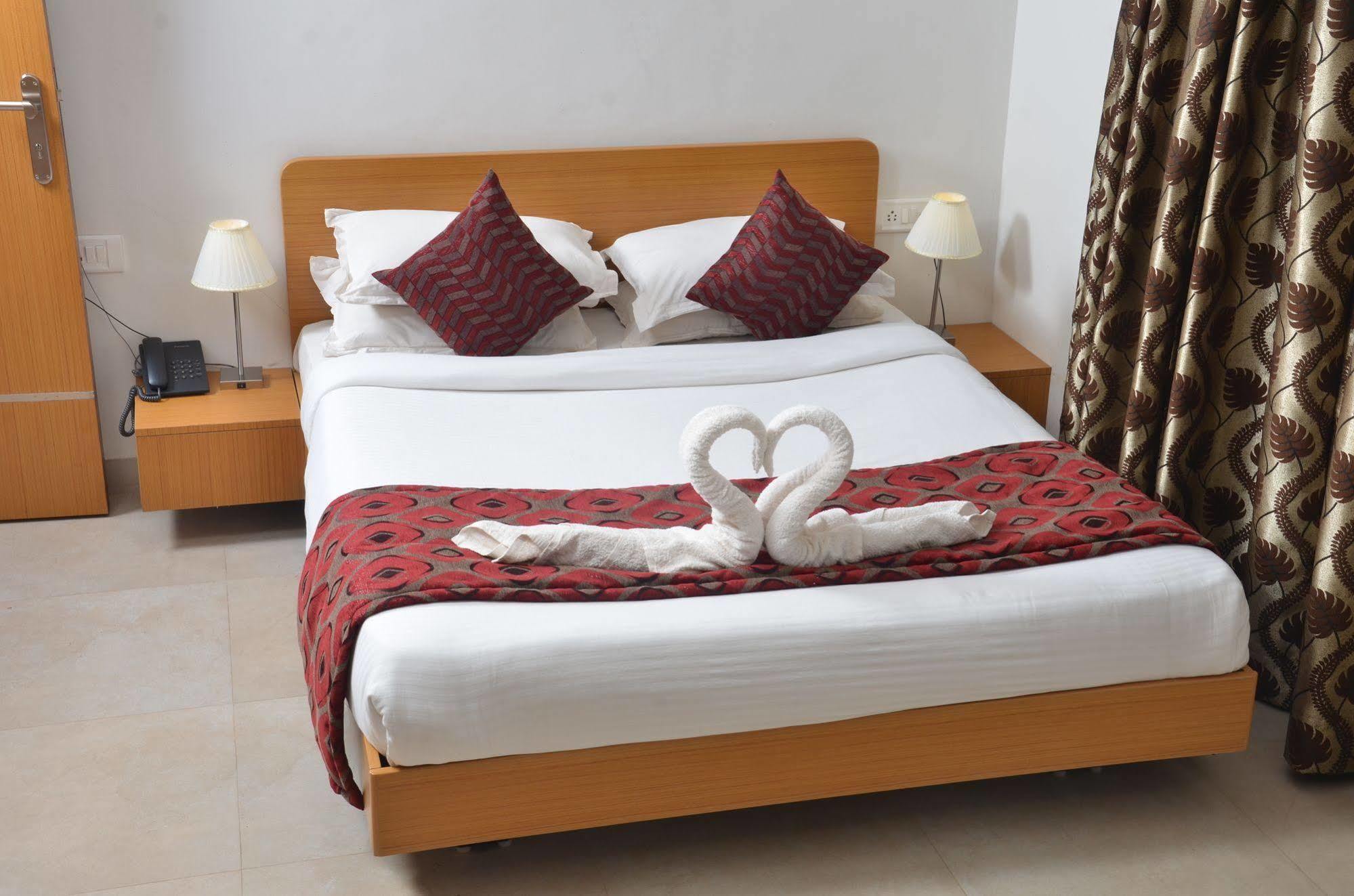 Sunkissed Plaza Hotel Calangute Exterior foto